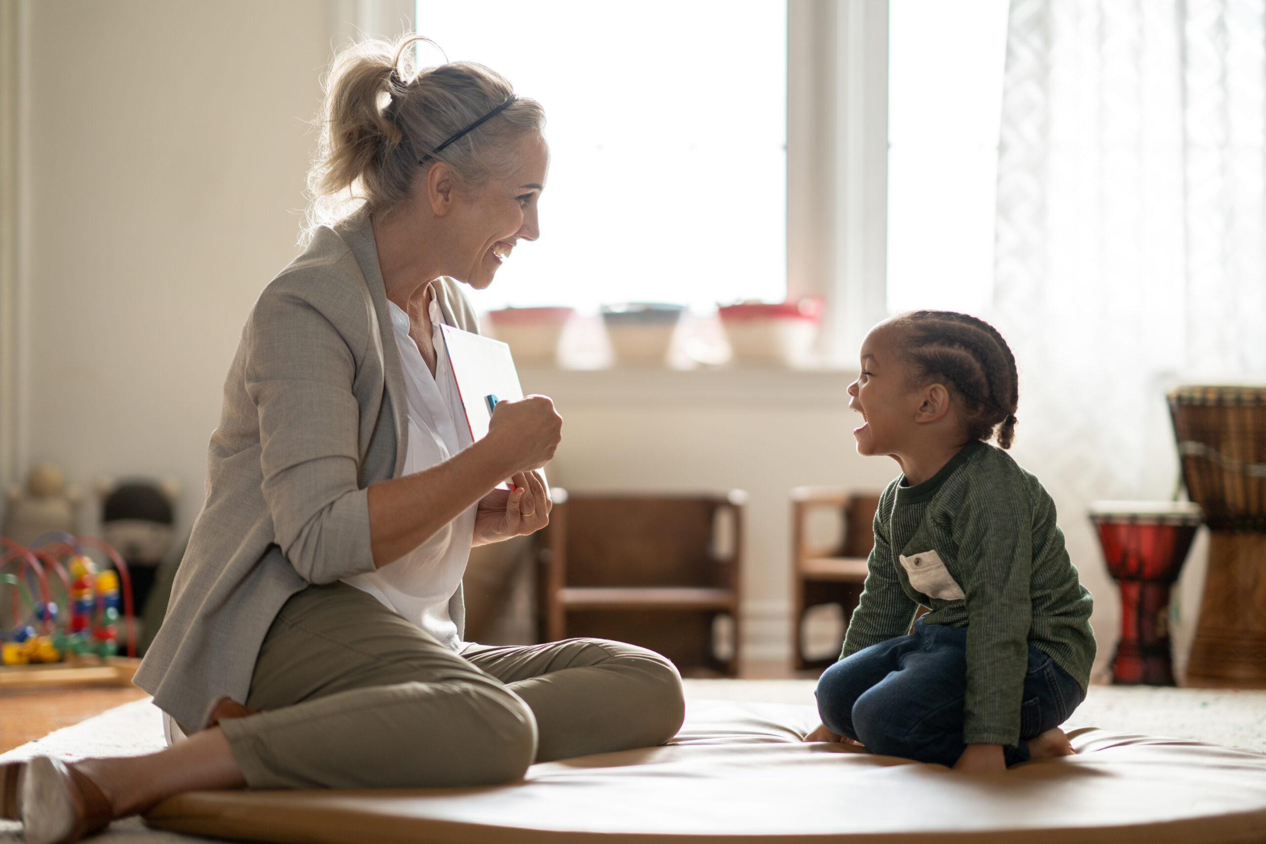 Discover five benefits of at home speech therapy for kids compared to going to a traditional speech therapy clinic.